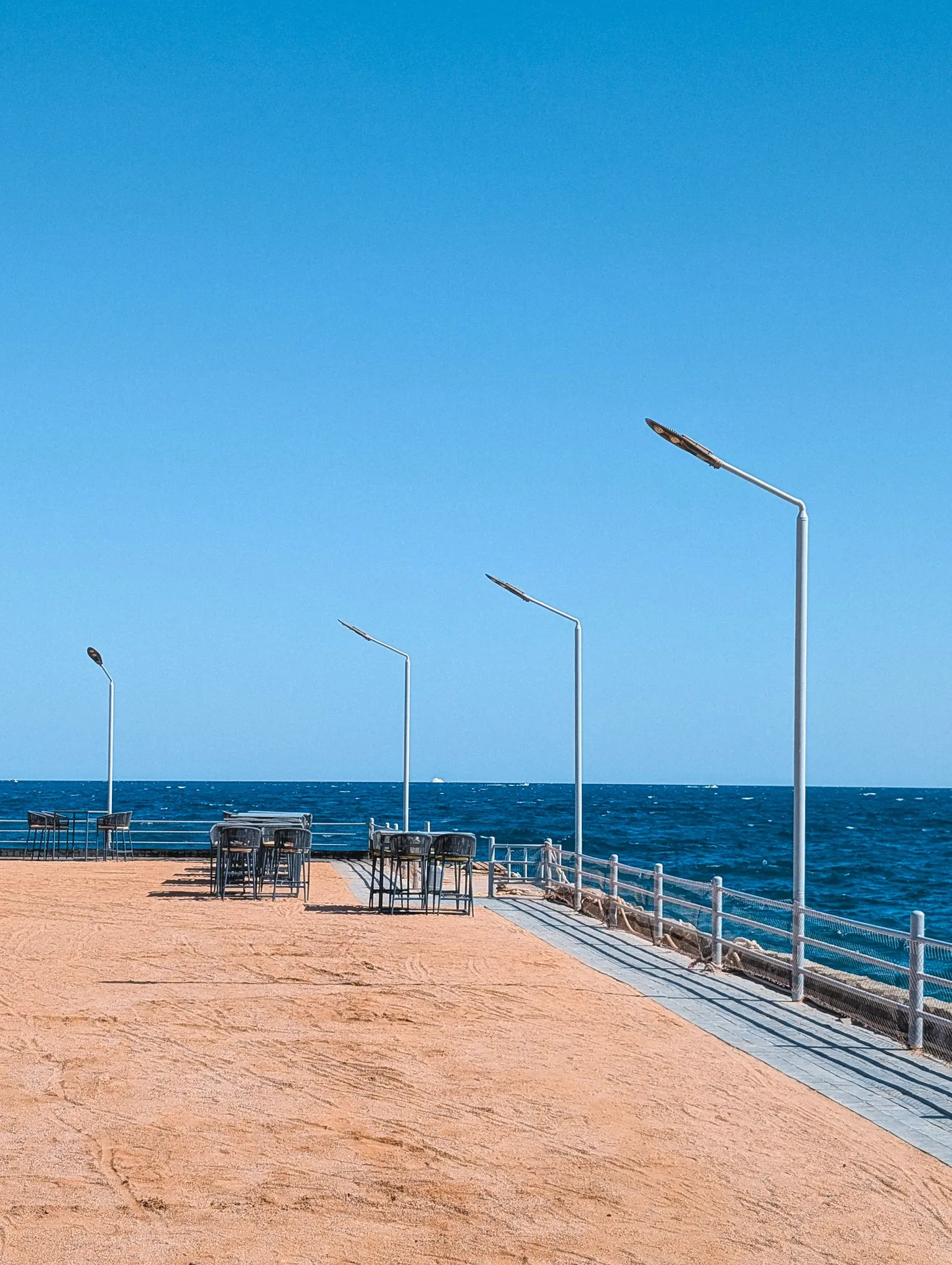 Sonnige Küste am Roten Meer in Hurghada