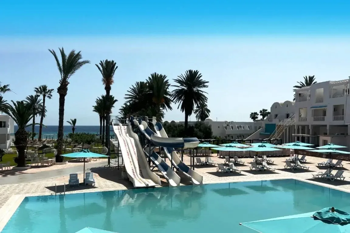 Best Beach (ex. Cosmos Tergui Club)